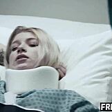 Hey læge, sniger du ind for at kneppe en hed teenager 18+ patient?