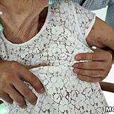 Kinky vanha pullea GILF Malya hyppää nuorelle 18+ kyrpälle villille kyydille. Bareback-hupia tänään!