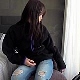 日本大奶美女在业余片里猛烈骑乘