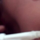 Babe china delgada en acción de tetas grandes sin censura. ¿Maneja el tiro duro?