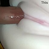 Αυτή η γλιστερή σφιχτή πούτσα είναι πολύ καλή για να αντισταθείς 😜