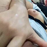 أستمتع بصدر كبير طبيعي ومنحنيات ناعمة في جو مريح