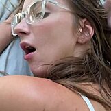 Première sextape de petite demi-sœur 18+, oups ! Macy Meadows dans fantasme familial avec Scott Stark.