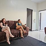 लड़कियां सस्ते पैसे के लिए बेयर राइडिंग करती हैं जैसे सच्ची स्लट्स