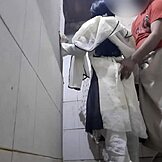 فتيات هنديات يجربن الشرج لأول مرة مؤلم في الحمام