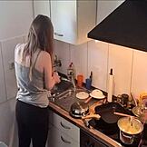 Kongkek adik tiri mengejut ketika semua tidur