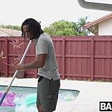 Oh wow, ta sladka punca hrepeni po kurcu od Jaya Bangherja in Risse May!