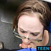 Oh človek, ujel so me pri kraji bikinija, zdaj Jackie Hoff trdo kaznovana!