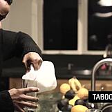 زوج أم أسود متعطش ينيك جاي سامرز بقوة