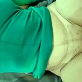 לונה אזול אישה חמה מפתיעה את הבעל עם מתנה