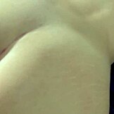 אמא חורגת עם שדיים גדולים מקבלת זיון חזק מבן חורג בחדר מלון