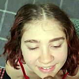 Apa vett nekem ezt a szexi piros ruhát, nézd meg a teljes videót a prémium sheer fiókomon!