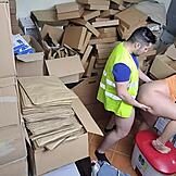 Я одержим своей латиноамериканской боссом, которая ловит меня за бездельем