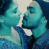 इंडियन टीन रियल सेक्स सीन में बिग टिट्स चाटती है