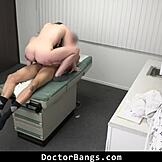 टीन 18+ पेशेंट डॉक्टर से स्पेशल प्रेस्क्रिप्शन के लिए बेग करती है डॉक्टरबैंग्स पर