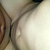 suami isteri dalam suasana keluarga