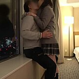 ワオ、18歳水泳選手の巨大Hカップおっぱいで水着姿生騎乗！🥵