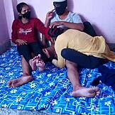 Настоящая тройка с друзьями в стиле хинди деси