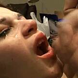 אודישן קלאסי ל-18 שנה הופך לגנגבנג פרוע