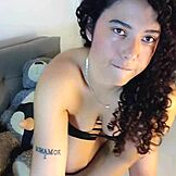 morena sexy baila con tetas grandes para excitarte
