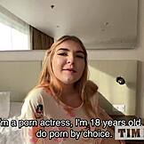 Cum dalam adik tiri manis kecil 18+.