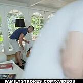 familystrokes nisan 2018'in en sıcak derlemesini vahşi sahnelerle yayınlıyor