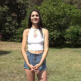 Эй, Кэнди, люблю эту тугую брюнеточную жопку для уличного анала!