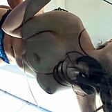 兴奋看到苗条模特的首次AV出道，惊人曲线！