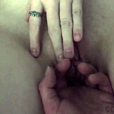 Mostohatestvér rajtakapva a bátyjától, hogy használja a mostohaanya játékszereit