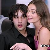 Festa di laurea diventa orgia selvaggia a quattro con amici