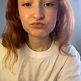 ฉันเป็นสาวตัวเล็กมีเต้านมเล็กๆ กำลังได้สักฟรี