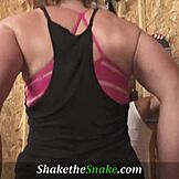 ¿Quieres ver a esta linda amateur recibir anal duro?