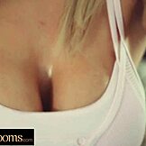 Spor salonu ırklararası lezbiyen duş üçlüsü utangaç Latinayla. Vay be, ne buharlı karşılaşma!