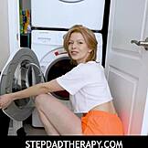 StepdadTherapy - Mladá nevlastní dcera ORGASMUJE na nevlastního tátových prstech POV - Sahara Skye, Jay Rock.