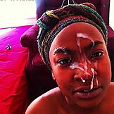 Pis genç 18+ güzeli Gawslee balık etinde büyük siyah sik alıyor