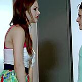 Gadis cantik nge-lick memek gembel di misi dan cowgirl