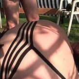 Biksu Muda Prancis Digebuk Keras di Threesome Outdoor