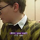 Mannen, jag är så dålig på att prata, men att slicka och knulla min docka känns så rätt