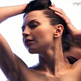 Stram jomfru teen 18+ Vika får sensuel massage 😘