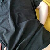 انيكت أخت صديقي بسرعة وهو في الجامعة، وهي بلغت النشوة