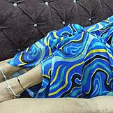 देसी इंडियन ब्यूटी घर पर अकेले जीजा को डर्टी टॉक से सेड्यूस करती है