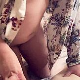 Jurnalistă înfometată călărește reverse cowgirl dorind futai dulce și tare