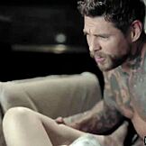 Kan söt naiv 18+ tjej hantera sin första grova kuk?