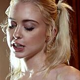 Kurva Chloe Cherry šuká nevlastního táty, ale nechá se chytit