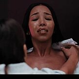 Lia Lin stráca panenstvo s veľkým nástrojom celebrity Ellie Luny