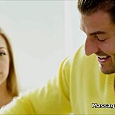 Unschuldige Beinmassage wird wild