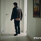 다니엘라 마르고의 완벽한 몸이 프라이빗 애널 데뷔에서 빛나다