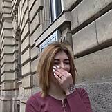 Scout tedesco: la rossa Mia si fa inchiodare al lavoro di modella!