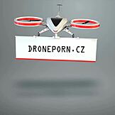 Petit teen 18+ Erica fanget på skjult kamera i badeværelse