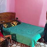 Сексуальные бенгальские учительницы в групповухе с учениками в аудио.